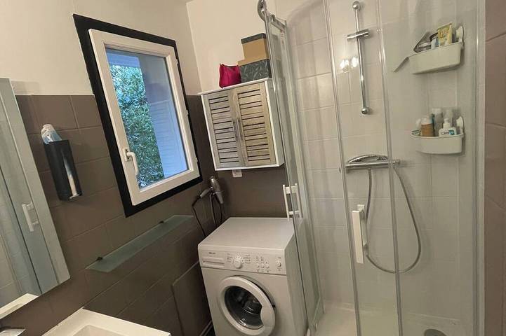 Appartement entier, Appartement agréable au calme avec balcon proche terminus et bordeaux in Villenave-d'Ornon, Région de Bordeaux
