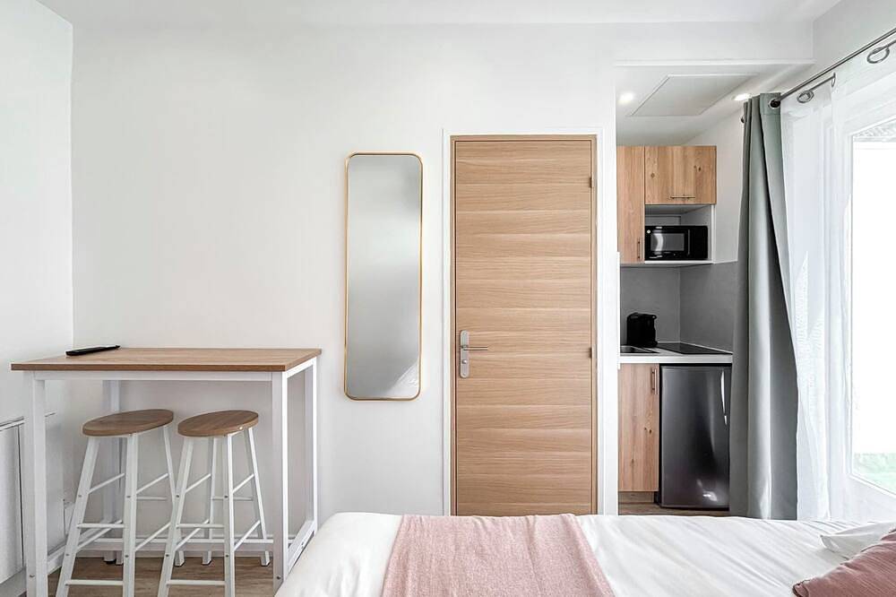 Entire apartment, Hoche C 105 - Studio Apartment, Sleeps 2 in Le Pré-Saint-Gervais, Seine-Saint-Denis