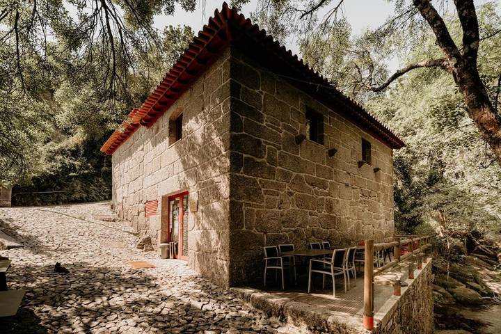 Location de vacances pour 3 personnes, avec vue et jardin à Fafe - 4