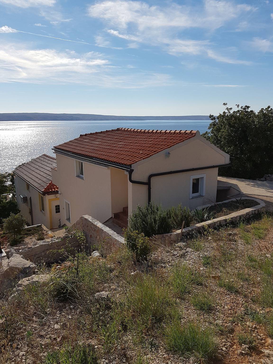 Ganze Wohnung, Studio Appartement mit Terrasse und Meerblick Baric Draga, Karlobag As-16148-b in Baric Draga, Naturpark Velebit