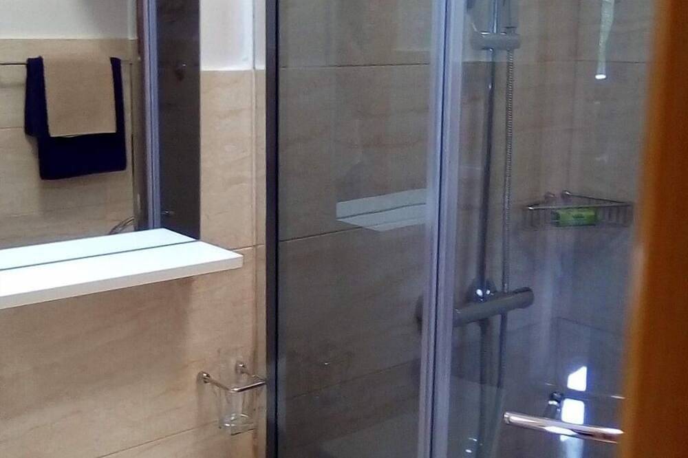 Appartamento intero, Monolocale con balcone e vista mare Vallon - Valun, Cherso - Cres (As-386-b) in Valun, Cherso