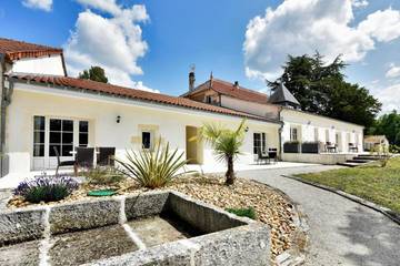 Chambre d’hôte pour 5 personnes, avec vue et jardin à Archiac