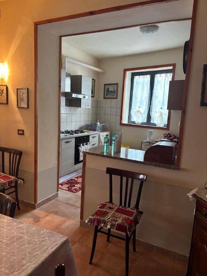 Gîte pour 8 personnes, avec terrasse ainsi que jardin et vue, animaux acceptés à Arpino - 3