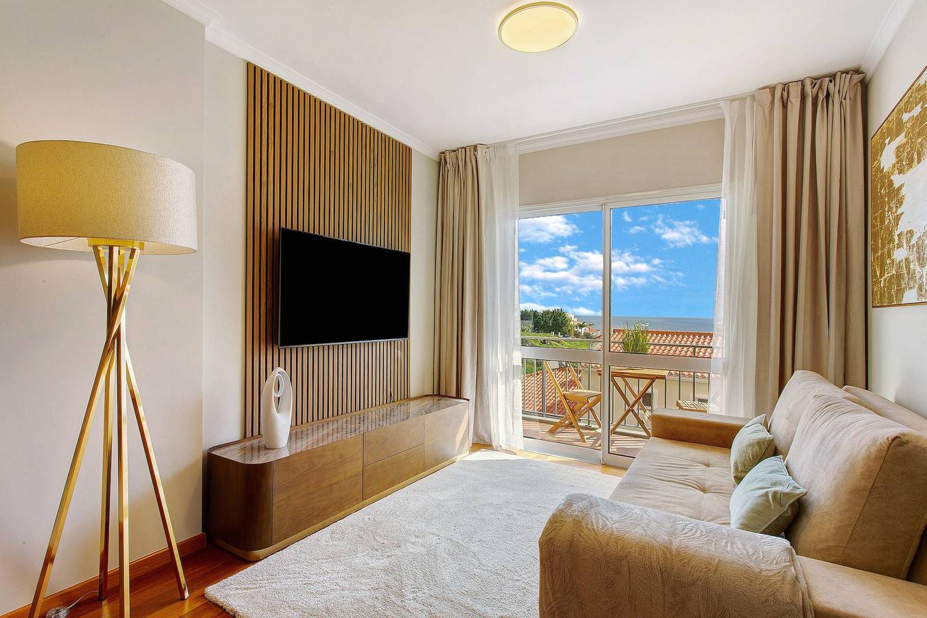 Ganze Wohnung, Apartment 'Ti Clara Serenity' mit Meerblick, Balkon und Wlan in Caniço de Baixo, Caniço