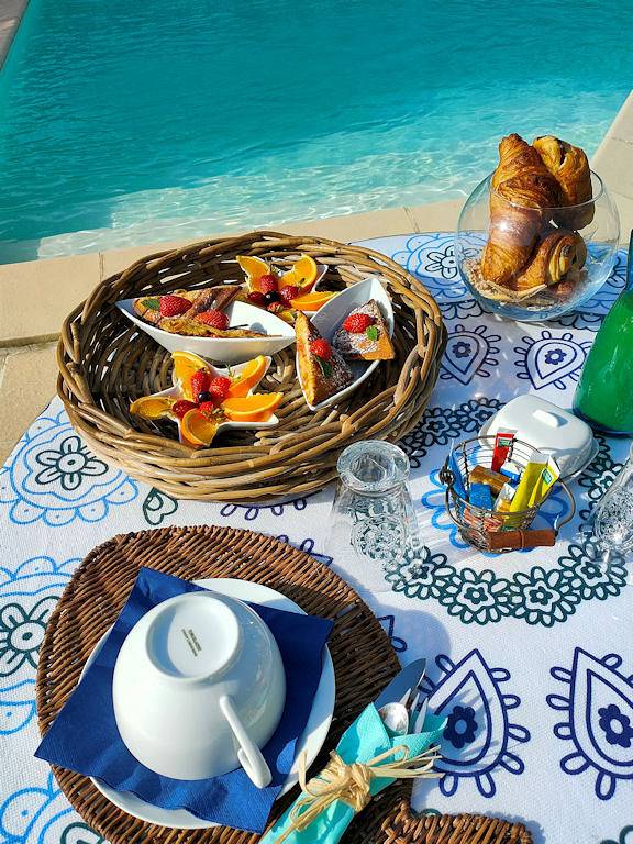 Chambre d’hôte pour 2 personnes, avec piscine et jardin dans le Gard - 2