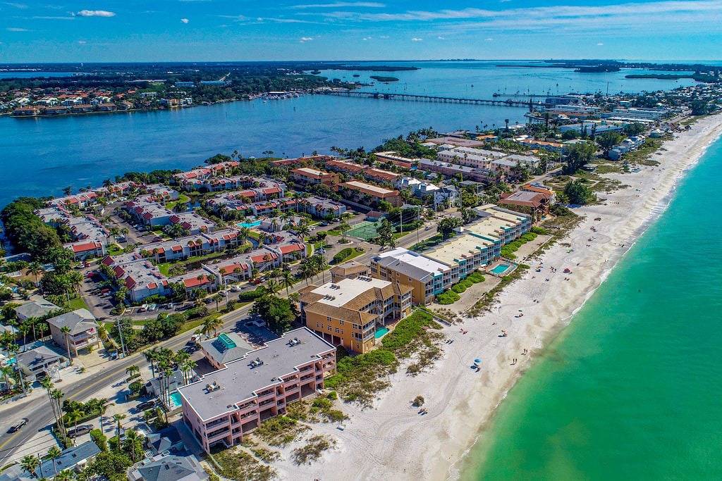 Beach Rental for 6 Guests in Bradenton Beach, Anna Maria Island