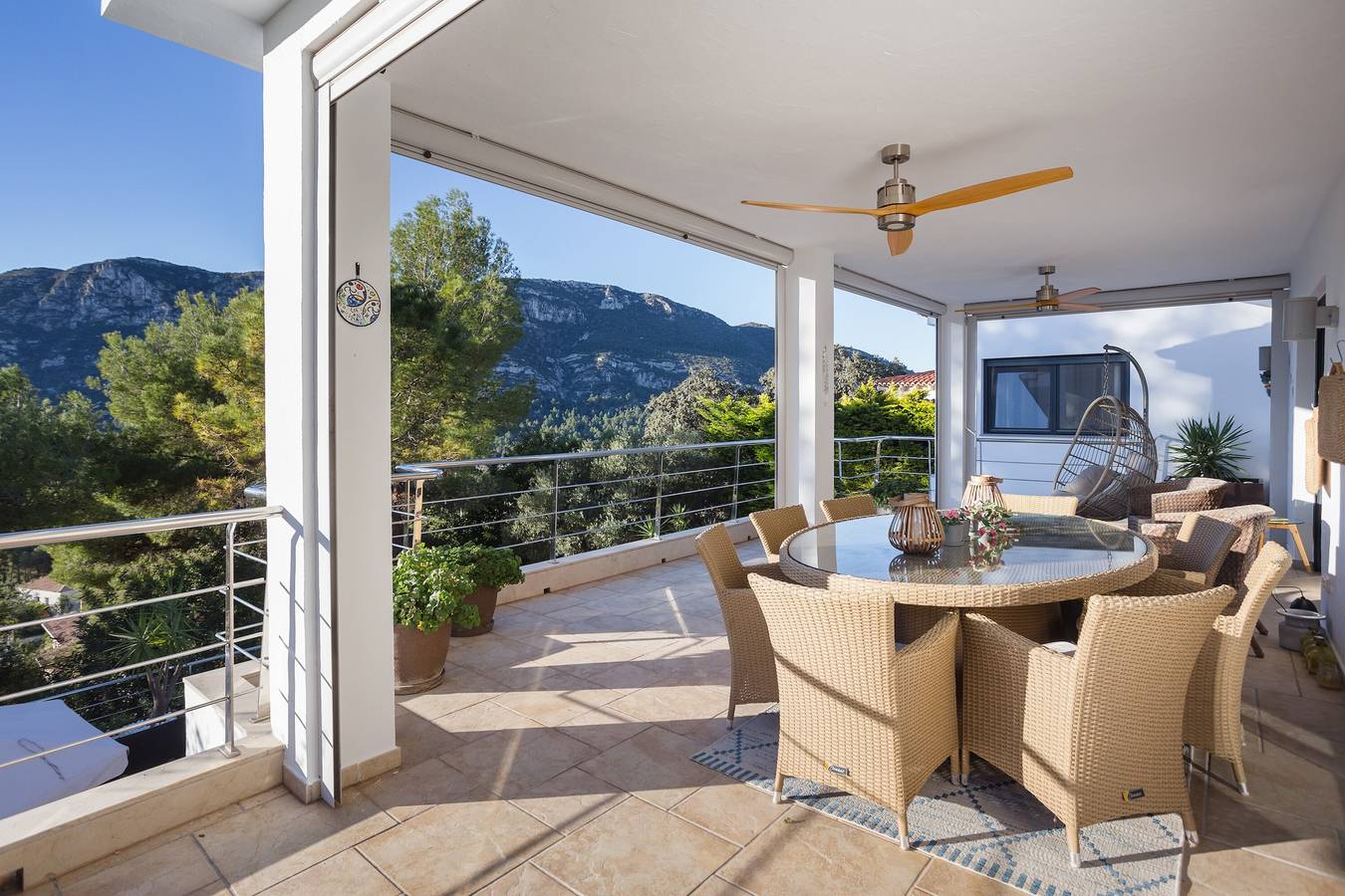 Casa vacanze 'Mountain View Villa' con vista sulle montagne, Wi-Fi e aria condizionata in La Drova, Barx