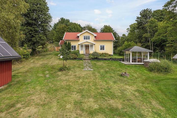 Ferienhaus für 8 Personen, mit Garten und Whirlpool - 1
