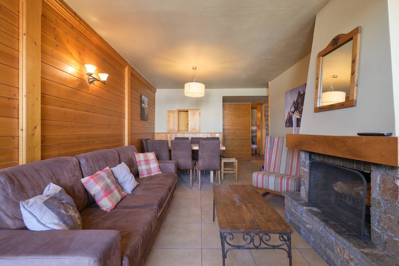 Ganze Wohnung, Appartement 'Lesetoilesdelaplagne Chalet 24' mit Bergblick und Balkon in Belle Plagne, La Plagne-Tarentaise