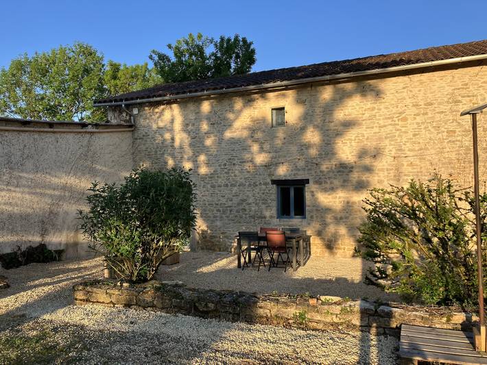 Gîte pour 6 personnes, avec piscine à Mauprévoir