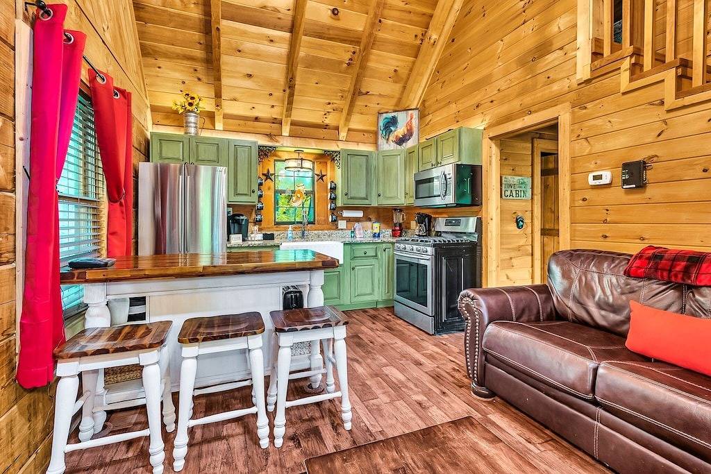 Rustic Escape: Nature Views, Hot Tub & Fire Pit in Sevierville, Sevier County