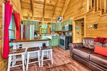 Log Cabin for 8 Guests in Sevierville, Sevier County, Picture 4