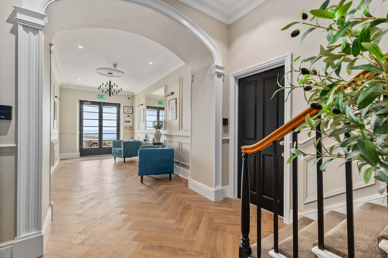 Entire apartment, 3 Croft House - Beach Front, Sea Views, Parking in Tenby, Pembrokeshire