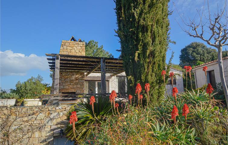 Location de vacances pour 8 personnes, avec jardin à Grosseto-Prugna - 3