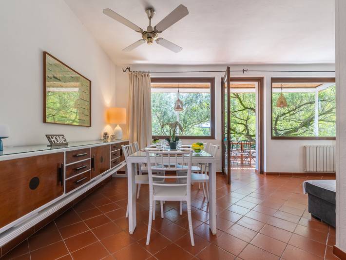 Ferienhaus für 5 Personen, mit Terrasse und Garten in Nora - 4