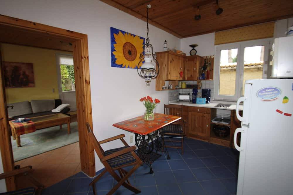 Individuelles 4 *Ferienhaus mit Charme, zentral, ruhig in Seenähe  600m. in Pinnow, Ludwigslust-Parchim