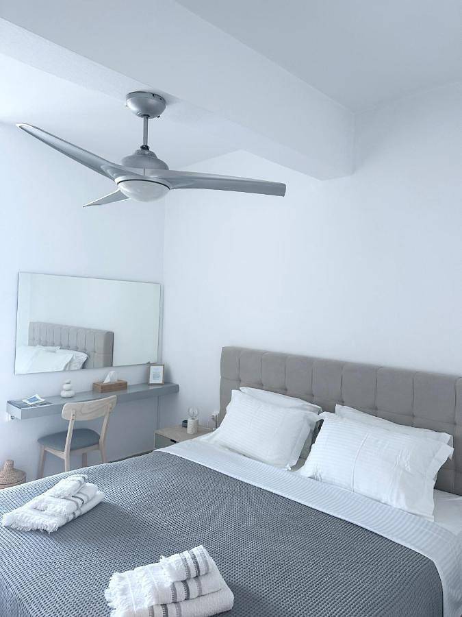 Omma, Main Street suite in Antiparos Ville, Antiparos