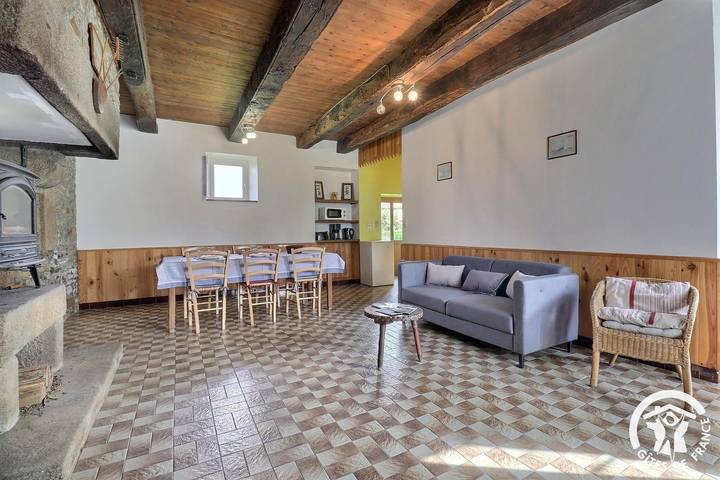 Gîte pour 3 personnes, avec jardin à Bazouges-la-Pérouse - 3