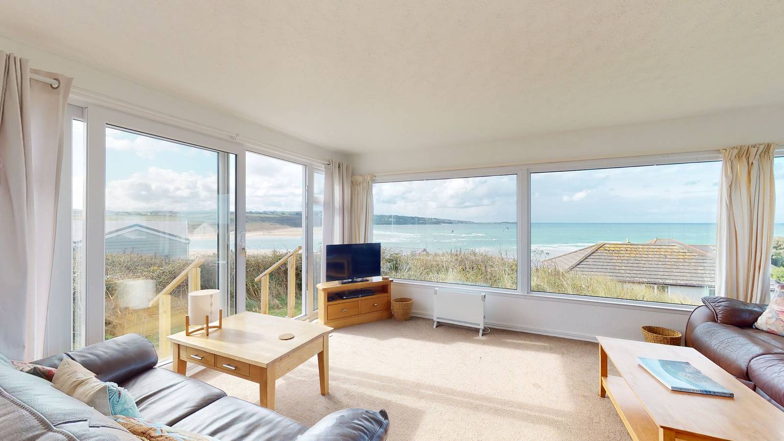 B42 Shilly Chalet, Riviere Towans in Hayle, Cornwall