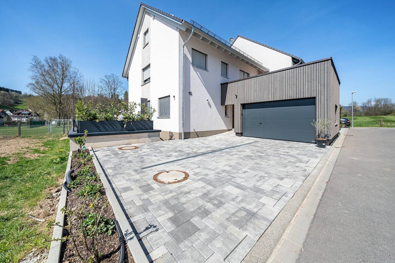 Ganze Wohnung, Ferienwohnung 'Fewo Blumenweg' mit Privatterrasse und Wi-Fi in Elzach, Südschwarzwald