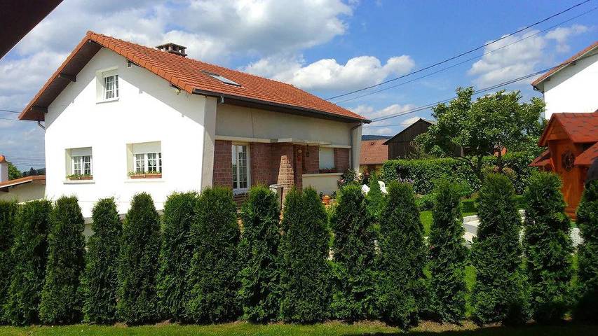 Gîte pour 6 personnes, avec terrasse et jardin