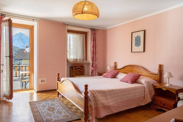 Hel lägenhet, Apartment 'Il Borgo' with Mountain View, Private Terrace and Wi-Fi in Aymavilles, Comune di Aymavilles