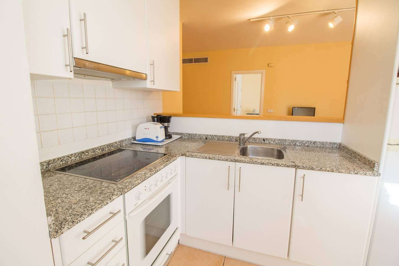 Entire holiday apartment, Cozy apartment near the sea with wifi and pool in Port de Pollença, Pollença