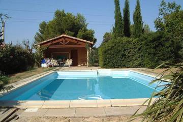 Gîte pour 2 personnes, avec jardin à Pélissanne