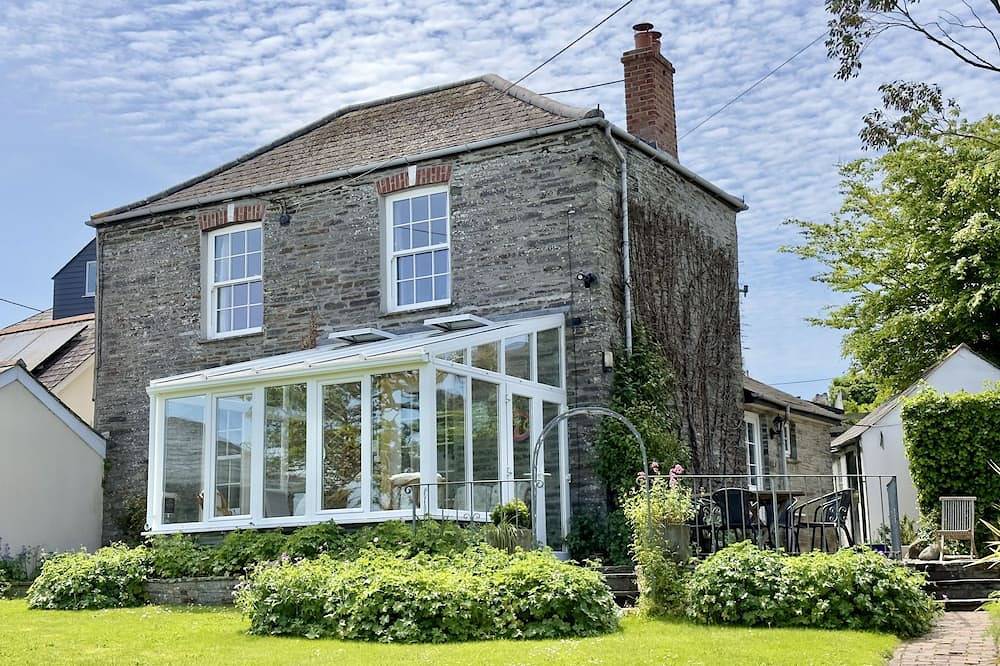Log Cabin for 6 People in Padstow, Cornwall