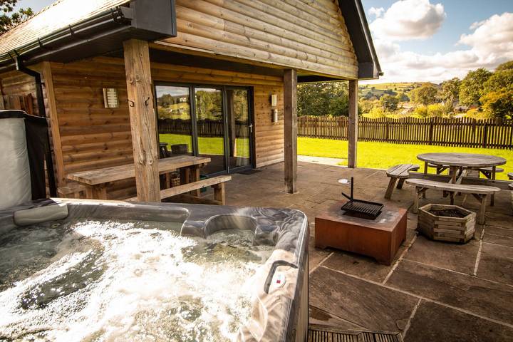 Holiday rental for 6 people, with garden and view in Mid-Wales
