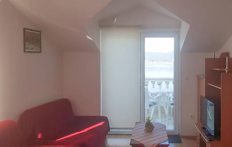 Ganze Ferienwohnung, Gemütliche Ferienwohnung mit Meerblick, Terrasse, WLAN und Parkplatz – 1,5 km vom Fluss Neretva entfernt in Rogotin, Dubrovnik-Neretva