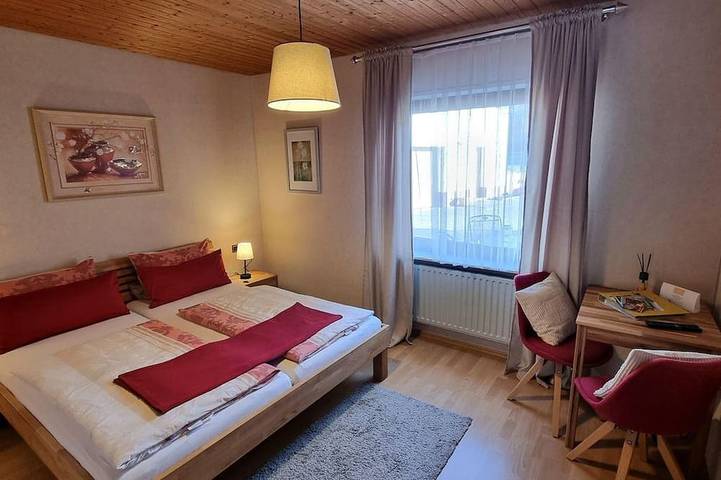 Ganze Wohnung, Ferienwohnung Pfalzblick - Gästehaus \"Sonnenhöhe\" in Bruchweiler-Bärenbach, Landkreis Südwestpfalz