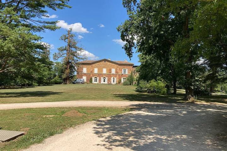 Gîte pour 8 personnes à Ars-sur-Formans