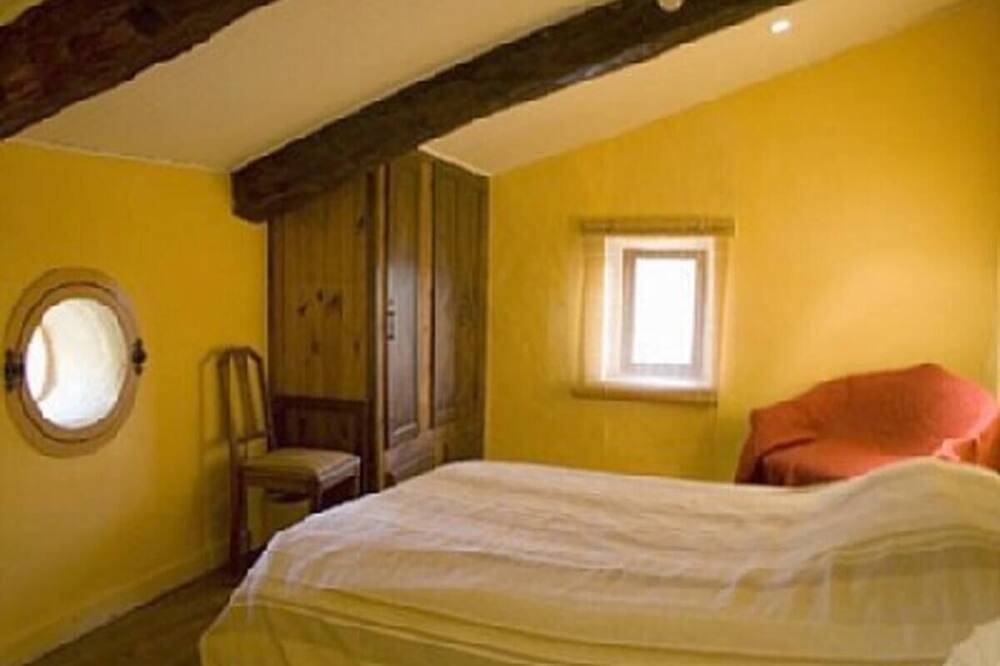 Large character house with private pool, View of the hills in Rustrel, Parc naturel régional du Luberon