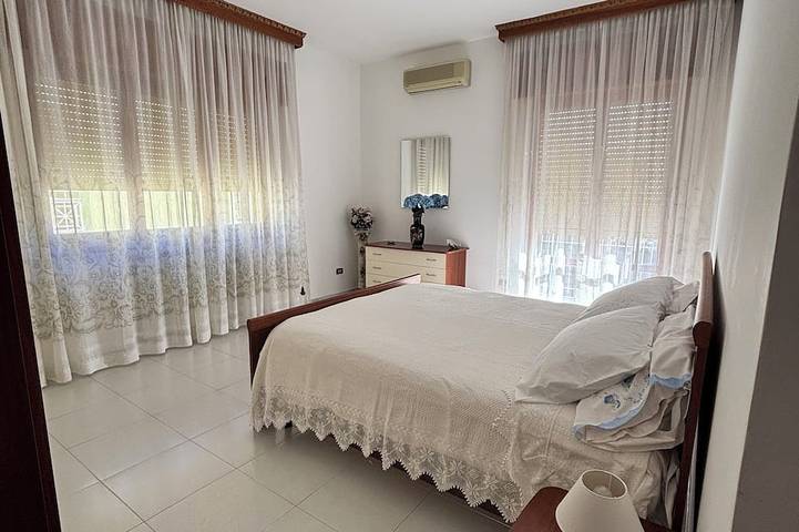 Ganze Wohnung, A spacious apartment in the city center, just 250 meters from the sea in spiaggia della Galleria (Satriano), Soverato