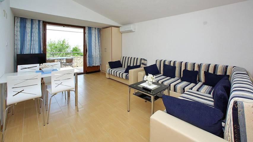 Ferienhaus für 21 Personen, mit Garten und Sauna sowie Pool, mit Haustier in Starigrad Paklenica - 3