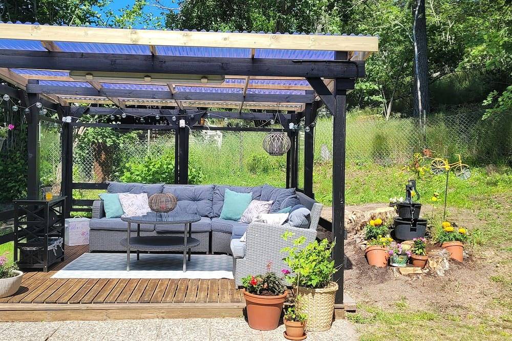 Cheerful 4-bedroom villa with a big cozy garden in Schwedische Ostsee