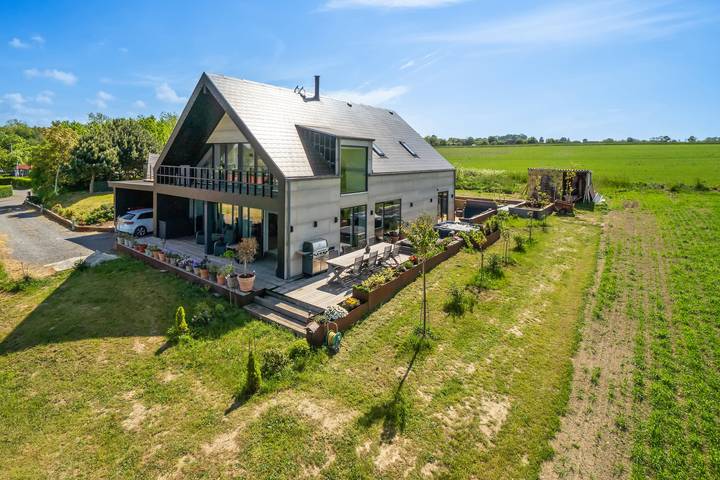 Ferienhaus für 8 Personen, mit Garten und Whirlpool - 1