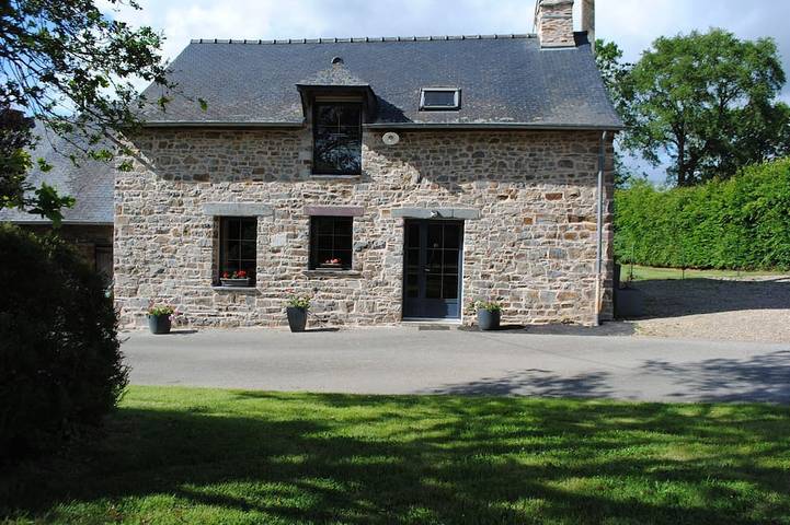 Location de vacances pour 5 personnes, avec jardin et terrasse à Bourg-des-Comptes