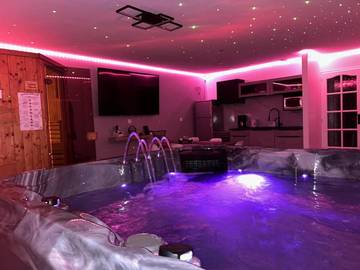 Location de vacances pour 4 personnes, avec jardin et jacuzzi ainsi que sauna et balcon à Sallaumines