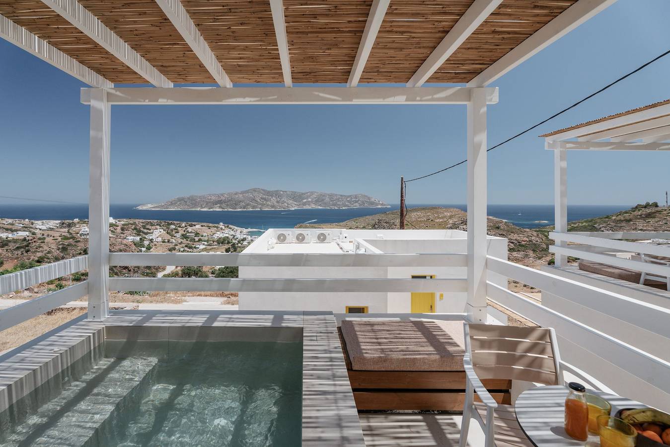 Entire apartment, Grand Suite 2 with Private Pool and Seaview in Kimolos