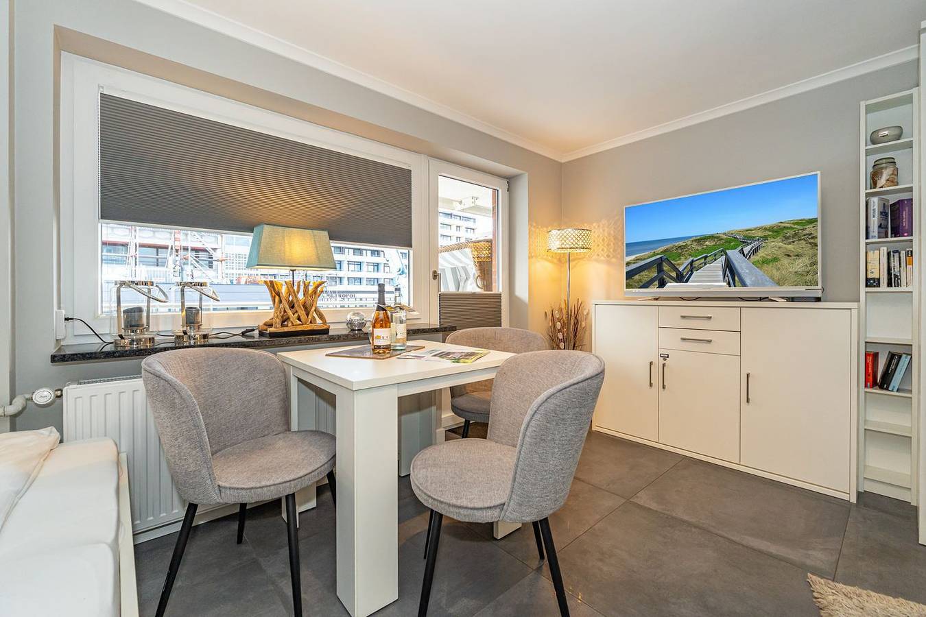Ganze Wohnung, Moderne Ferienwohnung auf Sylt mit überdachtem Balkon und Top-Lage in Westerland, Sylt (Gemeinde)