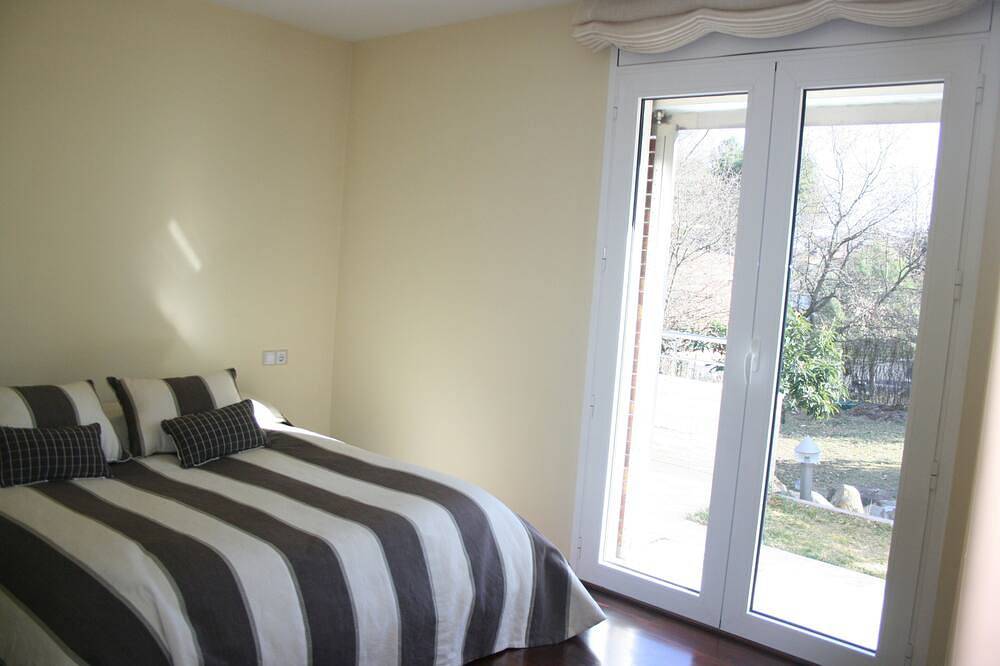 A modern and comfortable villa in a quiet and well-connected residential area in Sabadell, Barcelona Inland