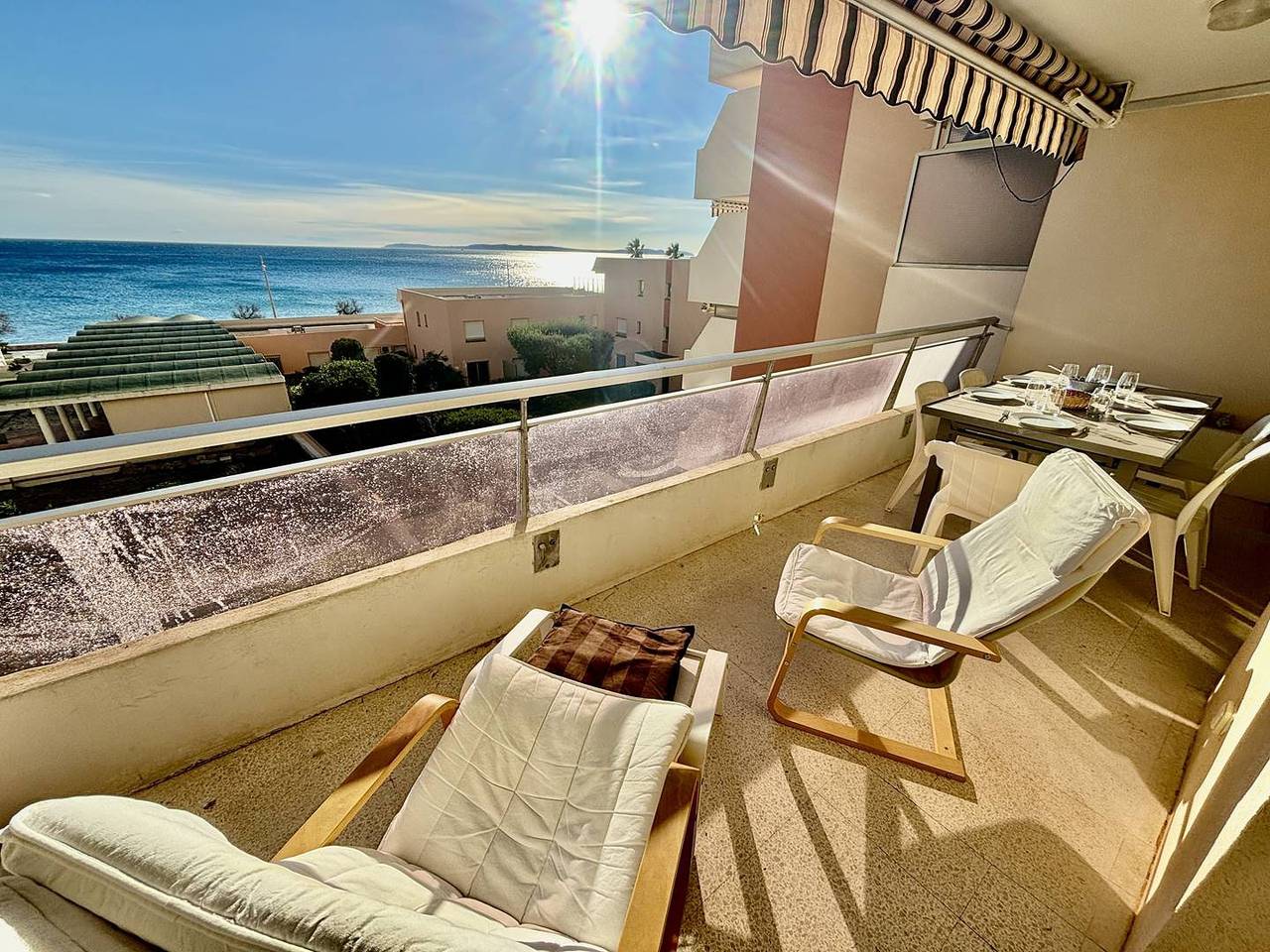 Appartamento intero, Le Grand Large - Vue Mer - Plage En Bas De L'Immeuble in Le Lavandou, Parco nazionale di Port-Cros