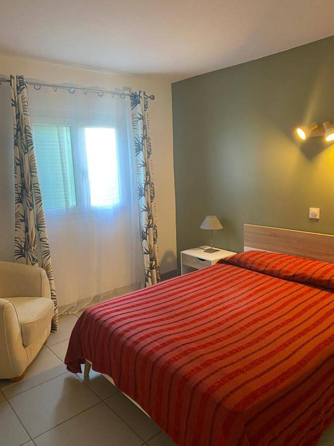 Location de vacances pour 4 personnes, avec balcon ainsi que jardin et piscine à Galéria - 3