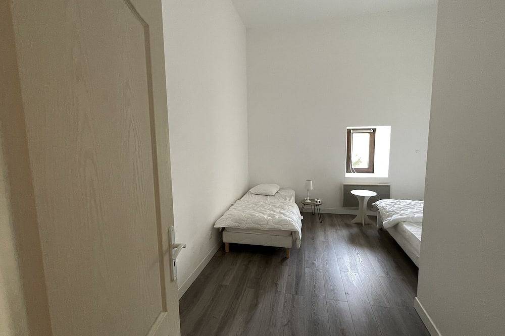 Gîte Pommier 7 Personnes, au Calme, Piscine in Sainte-Gemme, Saintes und Umgebung