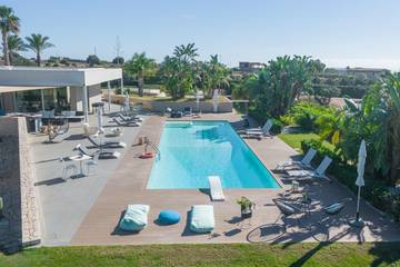 Villa for 6 Guests in Ragusa, Ragusa Province, Picture 4