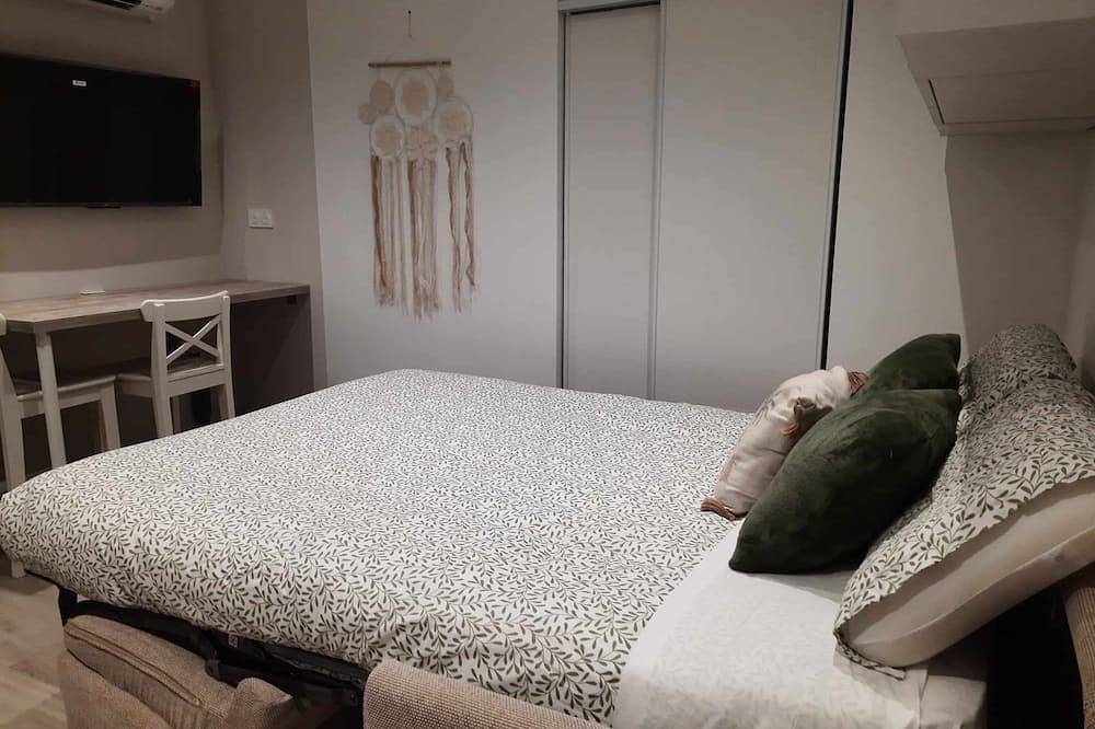 Entire apartment, Appart' Hôtel tout confort avec balcon in Tulette, Nyons region