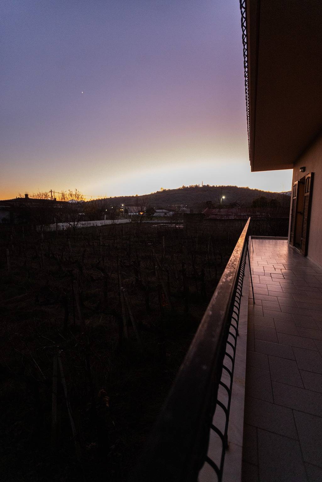 Casa de vacaciones 'House In The Village' con vistas a la montaña, Wi-Fi y aire acondicionado. in Raxa, Trikala region