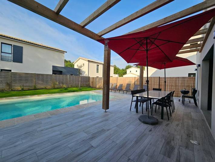 Location de vacances pour 10 personnes, avec piscine et jardin ainsi que terrasse et jacuzzi à Saint-Augustin - 3